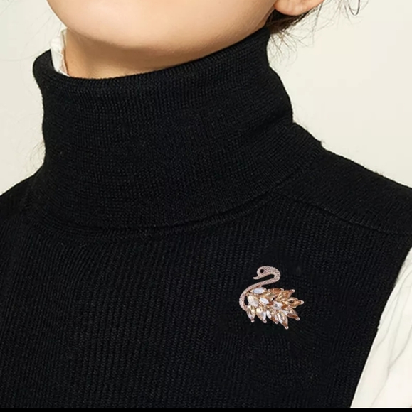 Rose gold swan Austrian swavorski elements crystals brooch champagne STUNNING - Picture 9 of 10